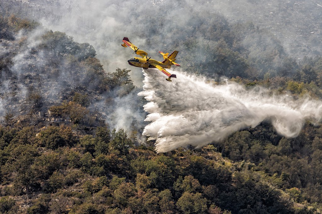 SEGNALATA_SAMBUCO MASSIMO_Canadair.jpg